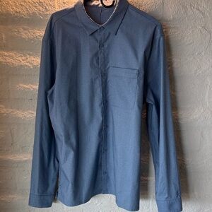 XL Men's Lululemon Blue Long Sleeve Shirt